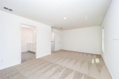 Townhouse in Dundee, Florida 2 bedrooms, 146.23 sq.m. № 2219220 - photo 10