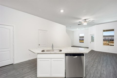 Townhouse in Dundee, Florida 2 bedrooms, 146.23 sq.m. № 2219220 - photo 6