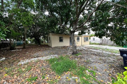 Villa ou maison à vendre à Miami Gardens, Floride: 2 chambres, 88.26 m2 № 2004352 - photo 3