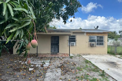 Villa ou maison à Miami Gardens, Floride 2 chambres, 88.26 m2 № 2004352
