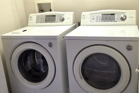 Купить таунхаус в Брэндон, Флорида 5 комнат, 159.61м2, № 2147740 - фото 17