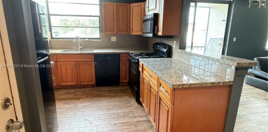 Condominio en Lauderhill, Florida, 3 dormitorios № 1897962