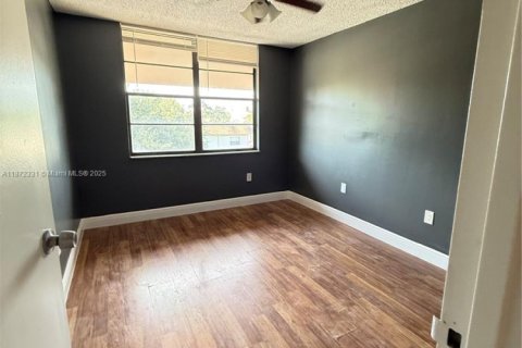 Condominio en alquiler en Lauderhill, Florida, 3 dormitorios, 116.03 m2 № 1897962 - foto 6