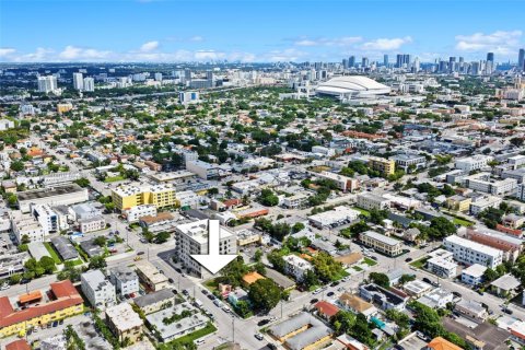 Купить коммерческую недвижимость в Майами, Флорида № 1945544 - фото 13