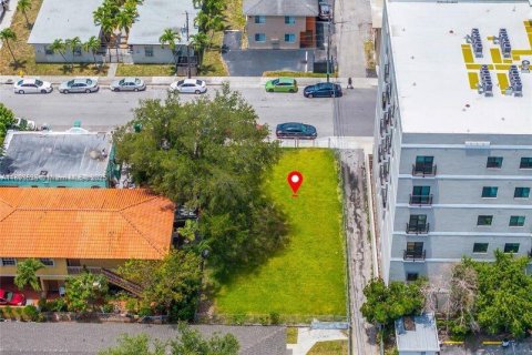 Propiedad comercial en venta en Miami, Florida № 1945544 - foto 4