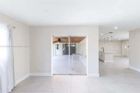 Купить виллу или дом в Лайтхаус-Пойнт, Флорида 3 спальни, 172.71м2, № 1968381 - фото 7