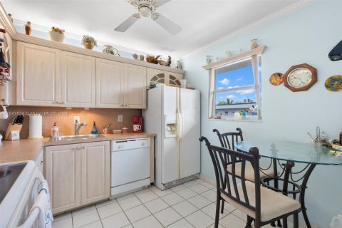 Condo in Margate, Florida, 2 bedrooms  № 2035625 - photo 2