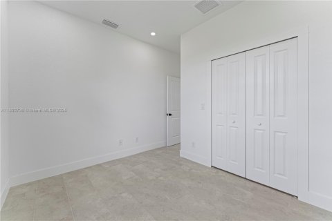 House in Lehigh Acres, Florida 3 bedrooms № 1946430 - photo 21