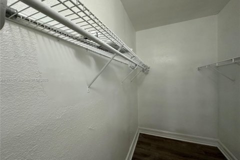 Apartamento en alquiler en Fort Lauderdale, Florida, 2 dormitorios № 1895891 - foto 27