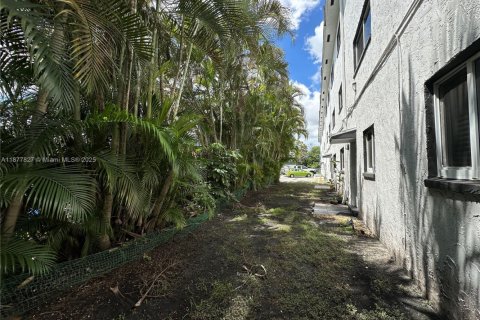 Apartamento en alquiler en Fort Lauderdale, Florida, 2 dormitorios № 1895891 - foto 30