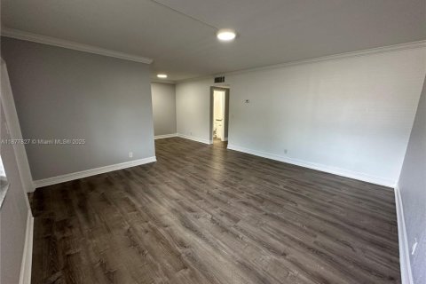 Apartamento en alquiler en Fort Lauderdale, Florida, 2 dormitorios № 1895891 - foto 6