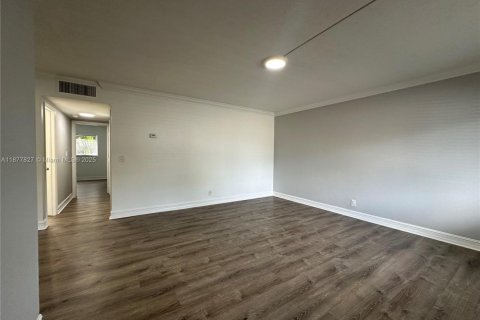 Apartamento en alquiler en Fort Lauderdale, Florida, 2 dormitorios № 1895891 - foto 3