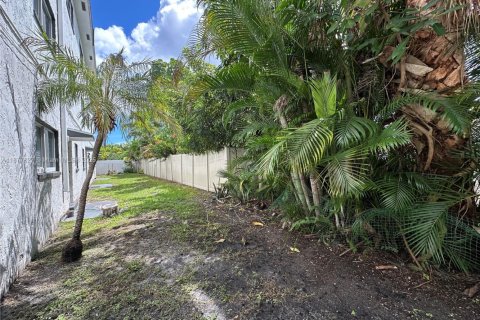Apartamento en alquiler en Fort Lauderdale, Florida, 2 dormitorios № 1895891 - foto 29