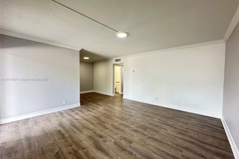 Apartamento en alquiler en Fort Lauderdale, Florida, 2 dormitorios № 1895891 - foto 2