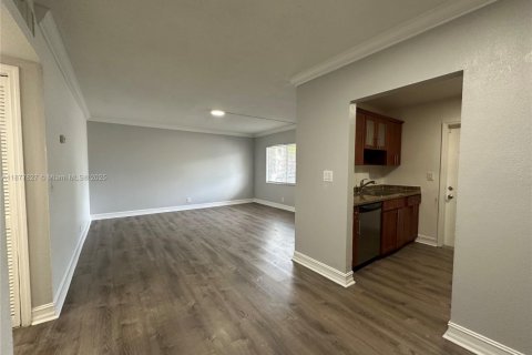 Apartamento en alquiler en Fort Lauderdale, Florida, 2 dormitorios № 1895891 - foto 1