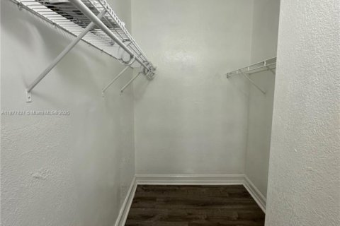 Apartamento en alquiler en Fort Lauderdale, Florida, 2 dormitorios № 1895891 - foto 26