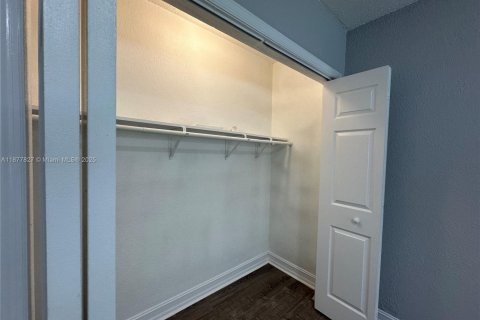 Apartamento en alquiler en Fort Lauderdale, Florida, 2 dormitorios № 1895891 - foto 19