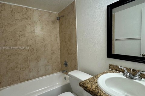 Apartamento en alquiler en Fort Lauderdale, Florida, 2 dormitorios № 1895891 - foto 24