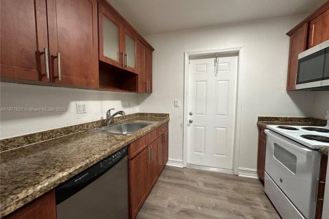 Apartamento en alquiler en Fort Lauderdale, Florida, 2 dormitorios № 1895891 - foto 8