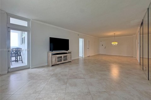 Condo in Fort Lauderdale, Florida, 2 bedrooms  № 2080244 - photo 7