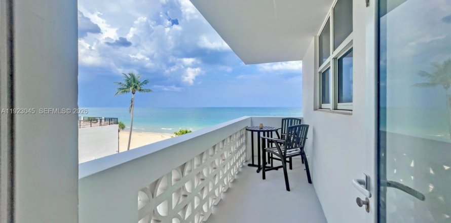Condo in Fort Lauderdale, Florida, 2 bedrooms  № 2080244