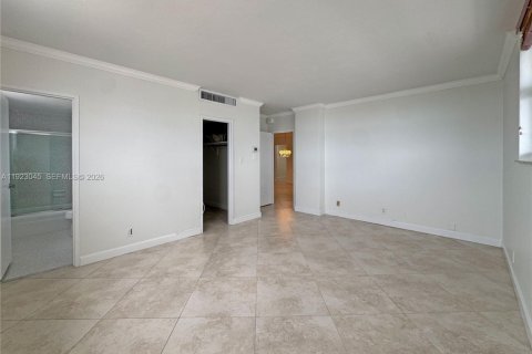 Condo in Fort Lauderdale, Florida, 2 bedrooms  № 2080244 - photo 18