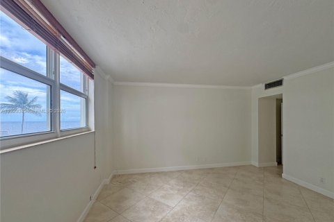 Condo in Fort Lauderdale, Florida, 2 bedrooms  № 2080244 - photo 20
