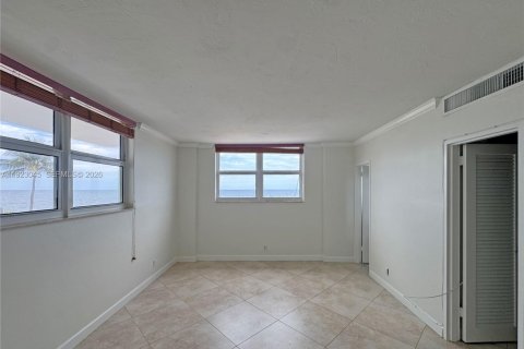 Condo in Fort Lauderdale, Florida, 2 bedrooms  № 2080244 - photo 15
