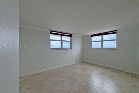 Condo in Fort Lauderdale, Florida, 2 bedrooms  № 2080244 - photo 13