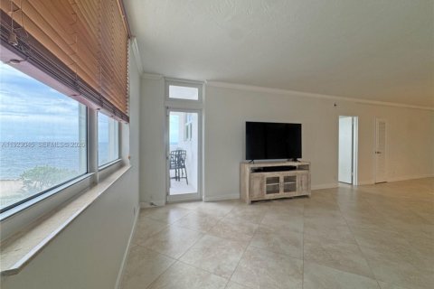 Condo in Fort Lauderdale, Florida, 2 bedrooms  № 2080244 - photo 2