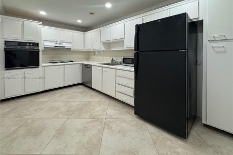 Condo in Fort Lauderdale, Florida, 2 bedrooms  № 2080244 - photo 11