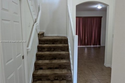 Townhouse in Miami, Florida 4 bedrooms, 190.45 sq.m. № 1710683 - photo 7