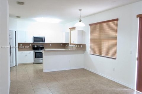 Townhouse in Miami, Florida 4 bedrooms, 190.45 sq.m. № 1710683 - photo 20