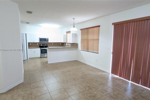 Townhouse in Miami, Florida 4 bedrooms, 190.45 sq.m. № 1710683 - photo 19