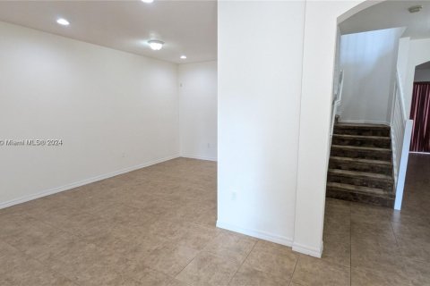 Townhouse in Miami, Florida 4 bedrooms, 190.45 sq.m. № 1710683 - photo 3
