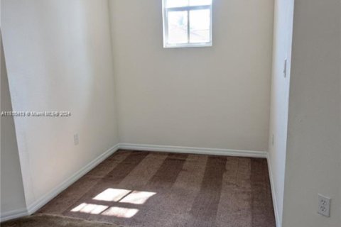 Townhouse in Miami, Florida 4 bedrooms, 190.45 sq.m. № 1710683 - photo 26
