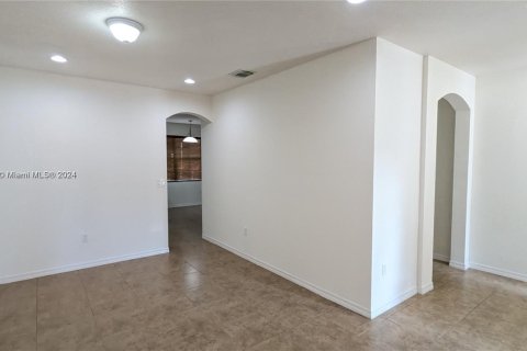 Townhouse in Miami, Florida 4 bedrooms, 190.45 sq.m. № 1710683 - photo 6