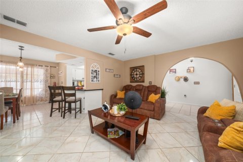 Casa en venta en Sebring, Florida, 2 dormitorios № 2048317 - foto 4