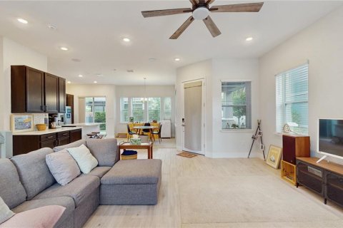 House in Orlando, Florida 3 bedrooms, 180.88 sq.m. № 1620648 - photo 12