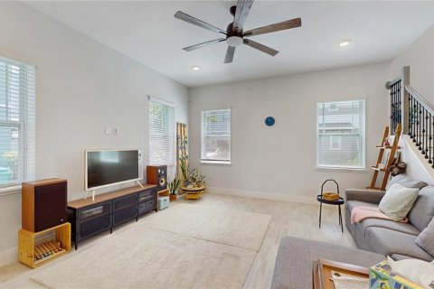 House in Orlando, Florida 3 bedrooms, 180.88 sq.m. № 1620648 - photo 23
