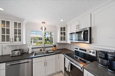 Copropriété à louer à Longboat Key, Floride: 2 chambres, 132.2 m2 № 2150286 - photo 4