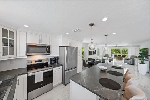 Copropriété à louer à Longboat Key, Floride: 2 chambres, 132.2 m2 № 2150286 - photo 7