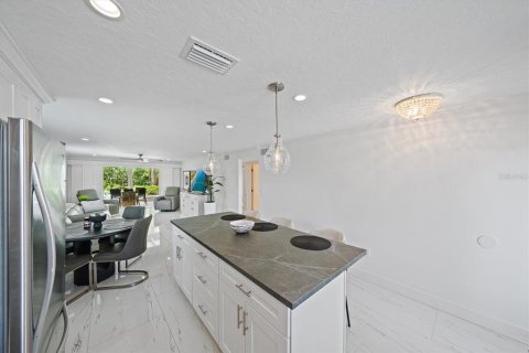 Copropriété à louer à Longboat Key, Floride: 2 chambres, 132.2 m2 № 2150286 - photo 6