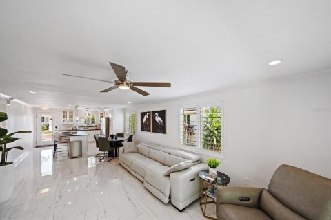 Copropriété à louer à Longboat Key, Floride: 2 chambres, 132.2 m2 № 2150286 - photo 8