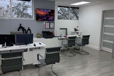 Immobilier commercial à vendre à Orlando, Floride: 48.59 m2 № 1571056 - photo 3