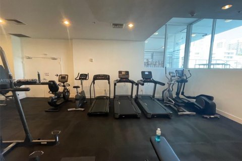 Condo in Miami, Florida, 1 bedroom  № 2042177 - photo 16