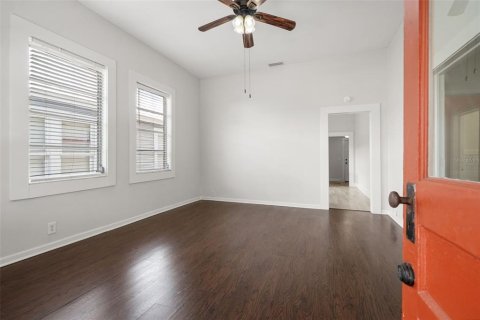 Villa ou maison à vendre à Tampa, Floride: 3 chambres, 121.7 m2 № 2348061 - photo 10