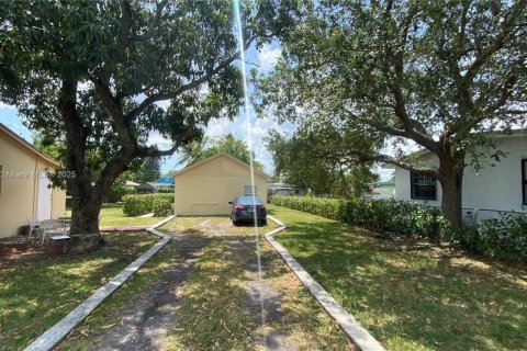 Propiedad comercial en venta en Miami, Florida, 137.12 m2 № 1861730 - foto 20