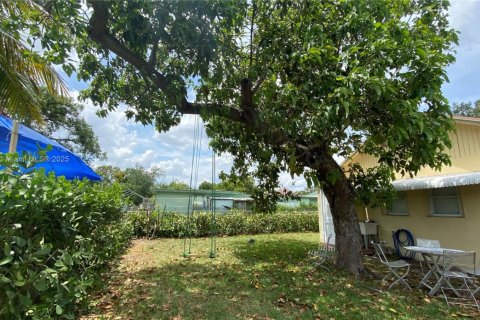 Propiedad comercial en venta en Miami, Florida, 137.12 m2 № 1861730 - foto 17