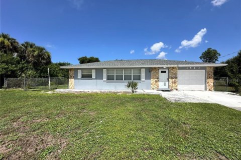 House in Punta Gorda, Florida 3 bedrooms, 91.79 sq.m. № 2216899
